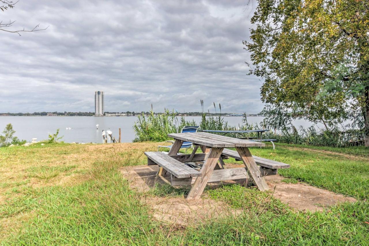 Spacious Kemah Clear Lake Home With Porch And Fire Pit Kültér fotó