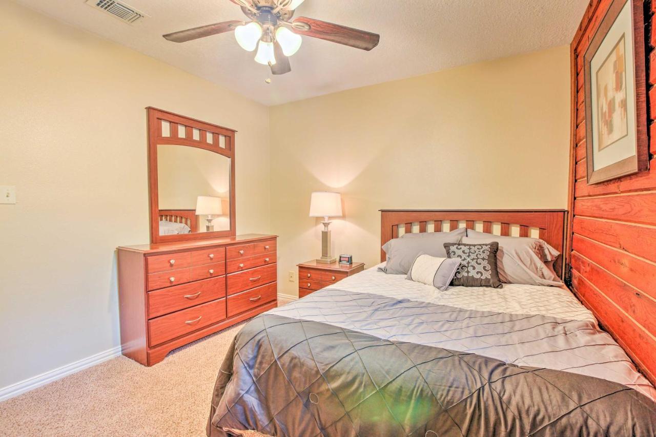 Spacious Kemah Clear Lake Home With Porch And Fire Pit Kültér fotó