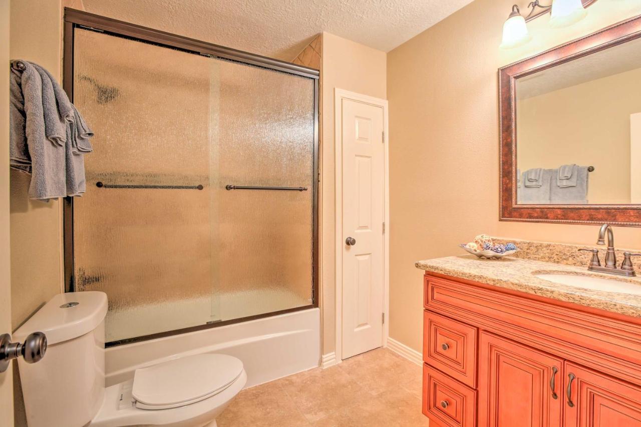 Spacious Kemah Clear Lake Home With Porch And Fire Pit Kültér fotó