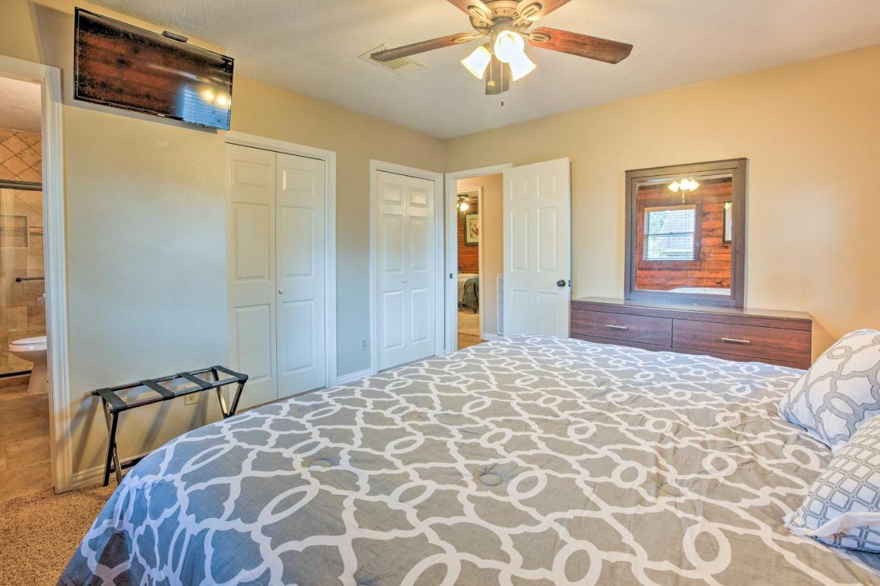 Spacious Kemah Clear Lake Home With Porch And Fire Pit Kültér fotó